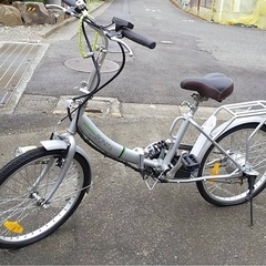 折りたたみ電動自転車の画像