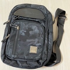 最終値下げ【新品】weiatas 迷彩柄ショルダーバッグ ななめ...