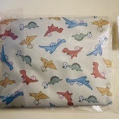 【新品未使用】うさまる 恐竜 3連ポーチの画像
