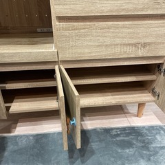 
食器棚 の画像