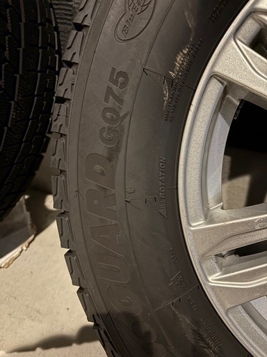 スタッドレスタイヤ　ヨコハマタイヤ　ICEGUARD 265/65 R17 プラド