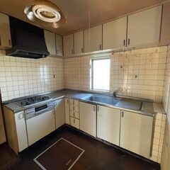 格安DIY戸建4LDK🉐★初期費用20,000円 即入居可 1月末まで家賃無料　駐車場２台付き★ 家賃3万【ペット可 】 戸建て 格安 DIY可能 複数入居可 賃貸物件 バストイレ別 事務所・寮として利用可能  - 賃貸（マンション/一戸建て）
