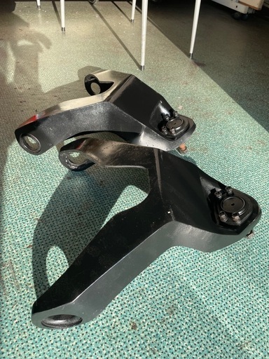 シボレーカプリスフロントアッパーアーム