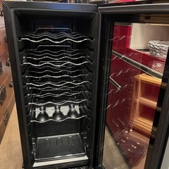 《売約済》【武蔵小山店】WIE ワインセラー 18本収納 省エネ エコ 振動抑制 恒温保湿 安定性能 【PSE安全認証+2層紫外線UVカット強化グラス】 コンパクトモデル 日本チップ ワインクーラー 缶ビール 日本酒保存 温度設定 の画像