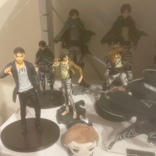 進撃の巨人　フィギュアセット