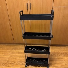 キャスター付きラックの画像