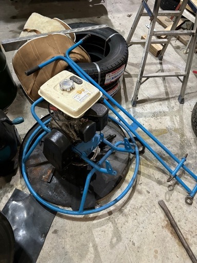 コンクリートならし機械
