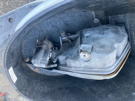 ホンダLIVE Dio ZX 、書類有り、鍵無しエンジン無し、キャブ、リア　ホイール有り部品取り車両