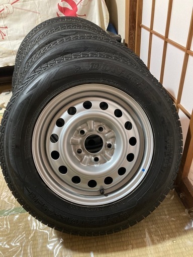 スタッドレスタイヤ　ブリヂストンWINTER MAXX SJ8＋　175/80R15 900 鉄チン　４本