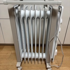 デロンギ　ヴェルティカルド オイルヒーターの画像