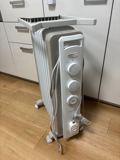 デロンギ　ヴェルティカルド オイルヒーター