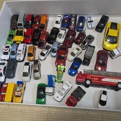 トミカなどミニカーいろいろの画像