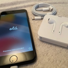 Apple iPhone 7 128GB+ EarPods + ...