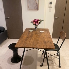 ダイニングテーブル 椅子２つセット　