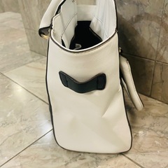 FRAYAバイカラーバッグの画像
