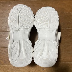 厚底ダットスニーカーの画像