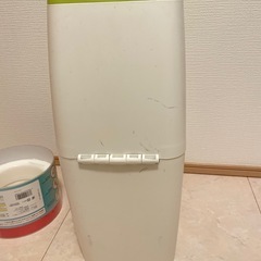 Apricaオムツポットと新品カートリッジ2個の画像