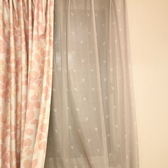 遮光カーテン＋レース付き！腰高窓用・落ち着いた白×ピンクの画像