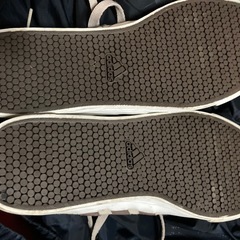 adidas
スニーカーの画像