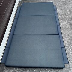 三つ折りウレタンマットレス （ネイビー）シングルサイズの画像