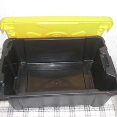 新品未使用　樹脂製箱の画像