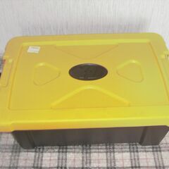 新品未使用　樹脂製箱