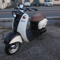 YAMAHA 2st VINOビーノ　ブラック　ホワイト セル始動　速く好調 　フィルター　プラグ等　新品交換 他等お金かけ多数交換 納車整備点検済み 登録後すぐ乗り出せます。直接引き渡し　配送手配も可　SA10J　５AU　４JP　原付の画像