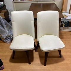 ダイニングテーブルセット　回転イスの画像