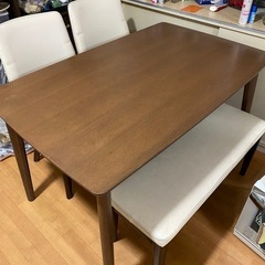 ダイニングテーブルセット　回転イス