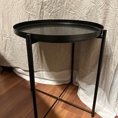 IKEA グラドム　丸いサイドテーブル