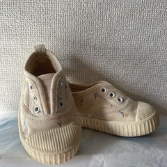 テータテート　上履き　13センチ