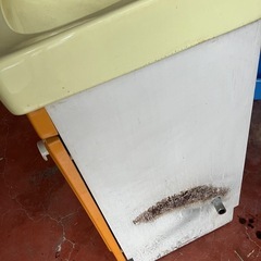 レトロポップカラーの水盤の画像