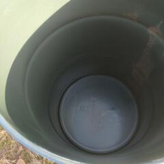 蓋付きオーブンタイプのドラム缶の画像