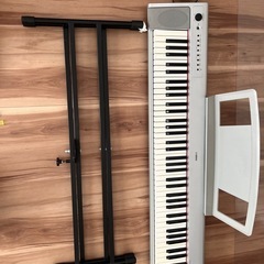 電子ピアノ　YAMAHA スタンド付き⭐︎