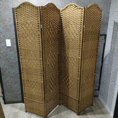 籐製品間仕切りの画像