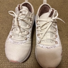PUMA靴　白の画像