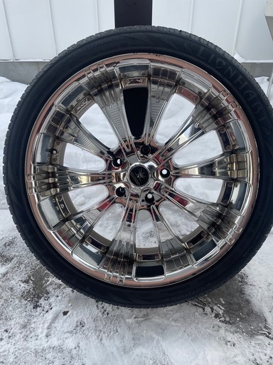 ランクル200   ブラックダイヤモンド24インチ　タイヤライオンハート295/35/24