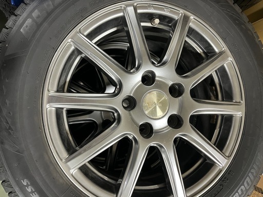 冬タイヤ205/60R16BS ノア　ボクシー　エスクワイア