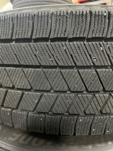 冬タイヤ205/60R16BS ノア ボクシー エスクワイア