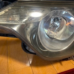 ⭐︎激安価格⭐︎TOYOTA 50エスティマ ヘッドライト(左)の画像