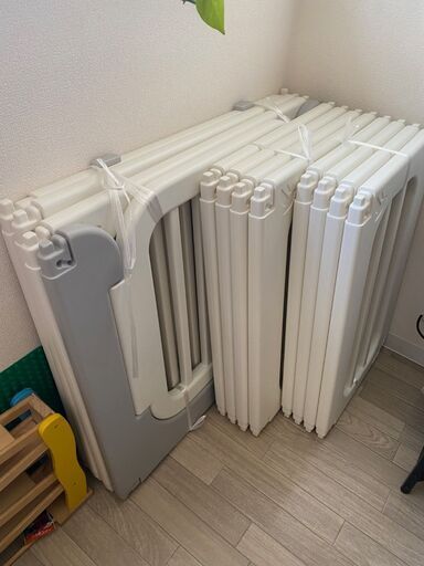 ベビーサークル / ベビーフェンス【３ways変形 ペット用可能 (内寸140cmｘ200cmｘ68cm)】