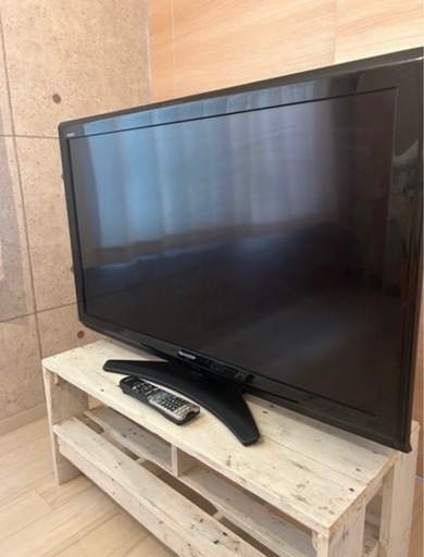 SHARP AQUOS 40型　液晶テレビ　2011年