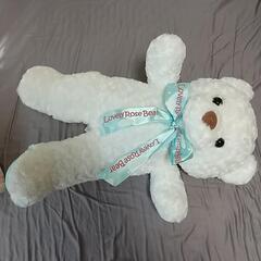 クマさんの大きなぬいぐるみの画像