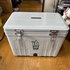 クーラーボックス