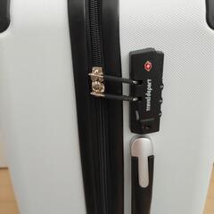 新品未使用　スーツケース　Mサイズの画像