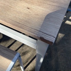 木目調ダイニングテーブルの画像