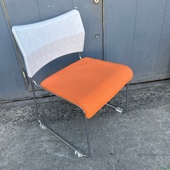 ハピラ ＤＤスタッキングチェア２　ループ脚チェア　