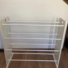 おもちゃラックの画像