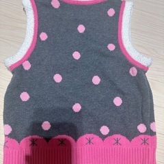 【018】ベビー服　ベスト90cm の画像