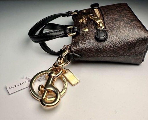 美品、coachバックチャーム